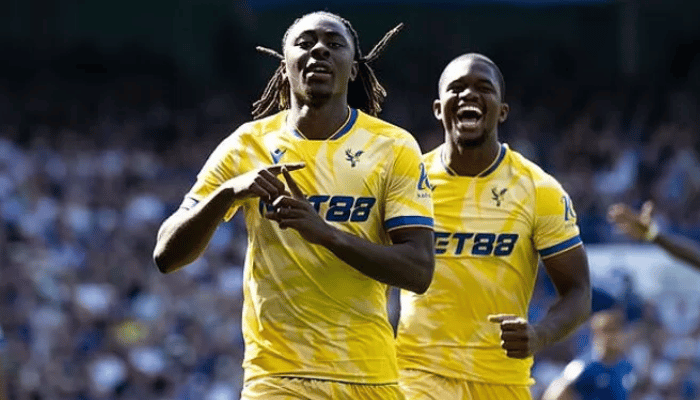 เอเซ่ กองกลาง ตัวรุก