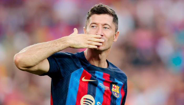 โรเบิร์ต เลวานดอฟสกี้ ถูกหลายสโมสรพรีเมียร์ลีกจับตามองสถานการณ์