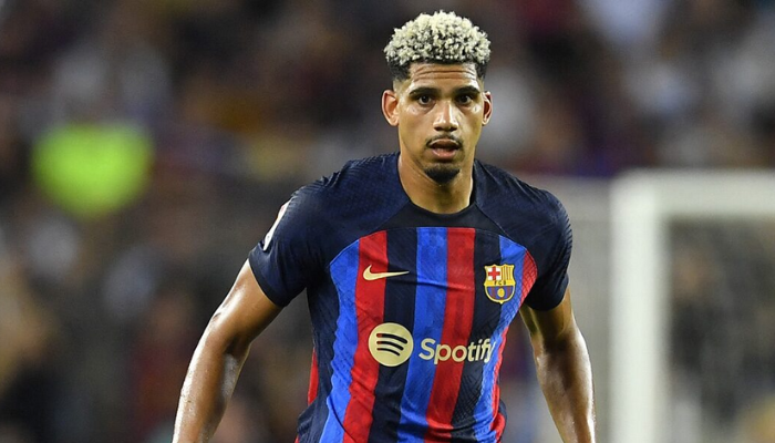 โรนัลด์ อเราโฮ เผยชอบเผชิญหน้ากับ วินิซิอุส ก่อนศึกเอล กลาซิโก้