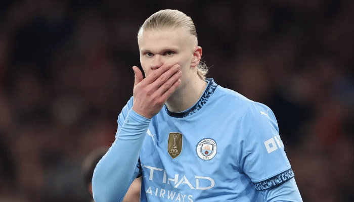 ดิอาส กองหลัง