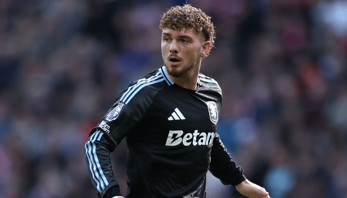 เอลเลียตต์ ห้ามลงสนาม