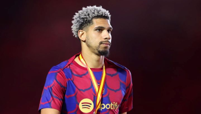 หลุยส์ ซัวเรซ ศูนย์หน้ารุ่นใหญ่ แนะนำ โรนัลด์ อาเราโฮ รับมือความกดดัน