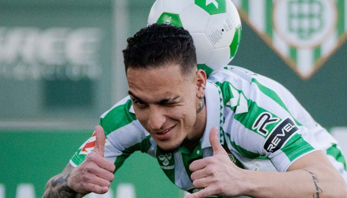 อันโตนี่ ปีก ทีมชาติบราซิล เผยเกือบซบ บาเยิร์น แต่ปฏิเสธเพราะให้สัญญาจะกลับเบติส