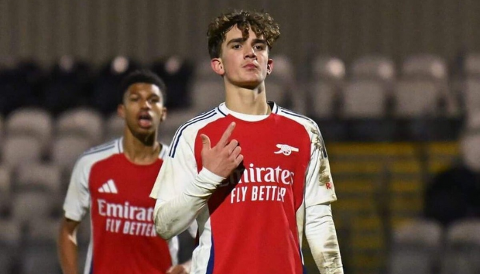 แม็กซ์ ดาวแมน ปีกดาวรุ่งวัย 15 ปี สร้างสถิติ แข้งอายุน้อยสุดใน UCL