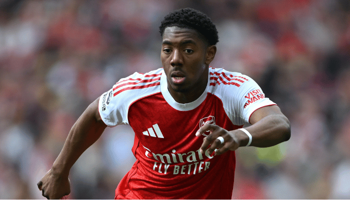 ลูอิส-สเกลลี่ ยังอยู่ปืนใหญ่