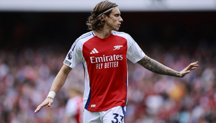 ริคคาร์โด้ คาลาฟิออรี่ ทำอาร์เซน่อลกังวลอาการ หลังเดินกะเผลกเกมแพ้วิลล่า