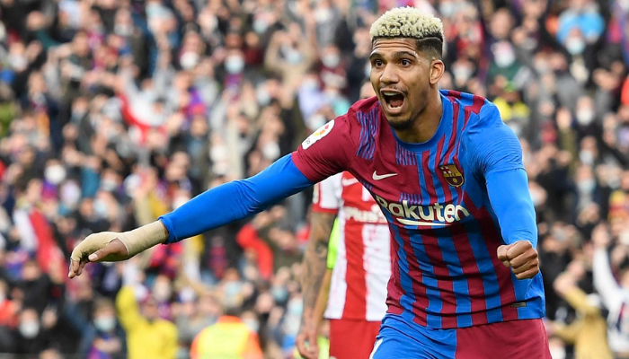 โรนัลด์ อาเราโฮ ปราการหลัง หลังตกเป็นเป้าดราม่าจากเกมพ่ายเชลซี 0-3 บาร์เซโลน่าให้เวลาฟื้นฟูสภาพจิตใจ