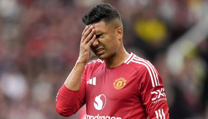 กาเซมีโร่ ทำให้ แมนเชสเตอร์ ยูไนเต็ด ชวดใช้งาน หลังติดโทษแบน