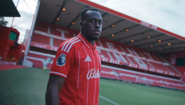 อาร์โนด์ คาลิมูเอนโด้ เป้าหมายของ แฟร้งค์เฟิร์ต เปิดโต๊ะคุย ฟอเรสต์