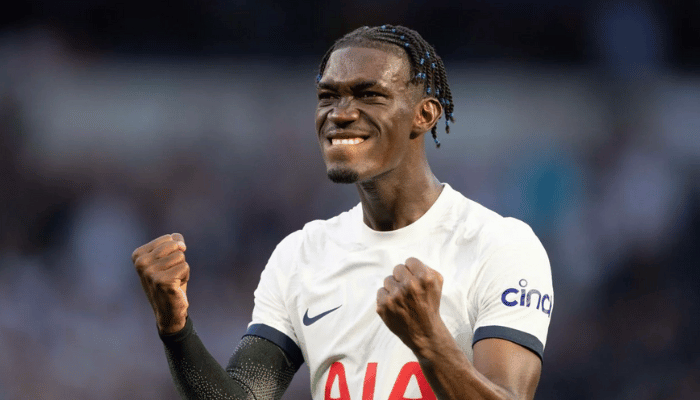 สเปอร์ส การต่อรองสัญญาเพื่อเพิ่ม อำนาจต่อรอง ในตลาดรอบหน้า