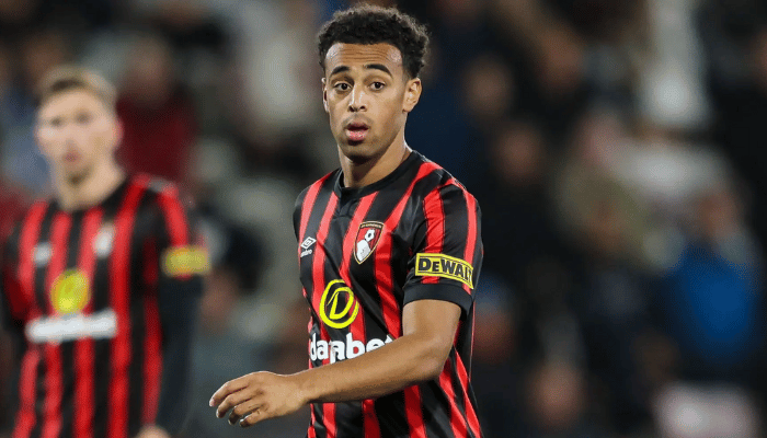 อดัมส์ เข้าตา ผีแดง เล็งมิดฟิลด์ บอร์นมัธ