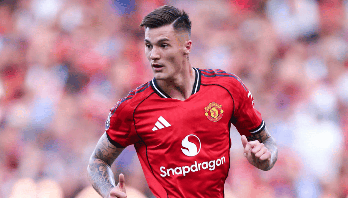 เชชโก้ กองหน้าดาวรุ่งชาวสโลวีเนียของ แมนเชสเตอร์ ยูไนเต็ด