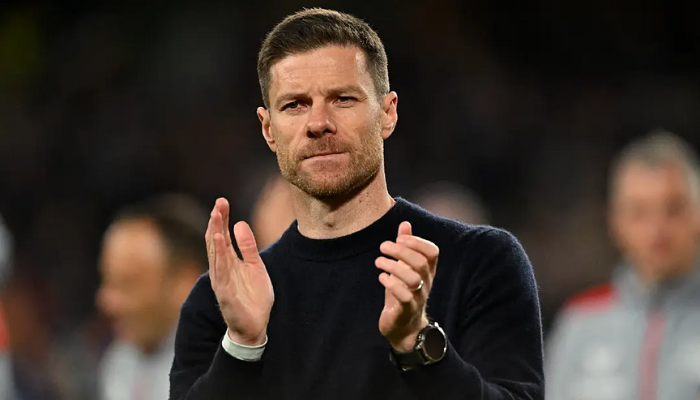 เวย์น รูนี่ย์ เชื่อ ชาบี อลอนโซ่ รอคุมลิเวอร์พูล มากกว่างานที่แมนฯ ยูไนเต็ด