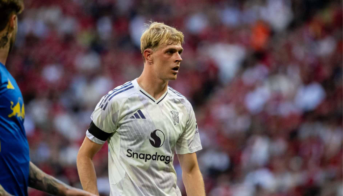 โทบี้ คอลเลียร์ ถูก แมนยูดึงตัว กลับรัง หลังปัญหาแดนกลางรุมเร้า