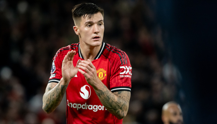 เบนยามิน เชชโก้ เป็นผู้ทำสองประตูให้ แมนฯ ยูไนเต็ด ในเกมที่ เสมอ เบิร์นลี่ย์