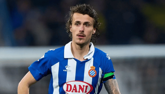 การ์ลอส โรเมโร่ แบ็กซ้ายดาวรุ่งที่กำลังทำผลงานได้อย่างร้อนแรง