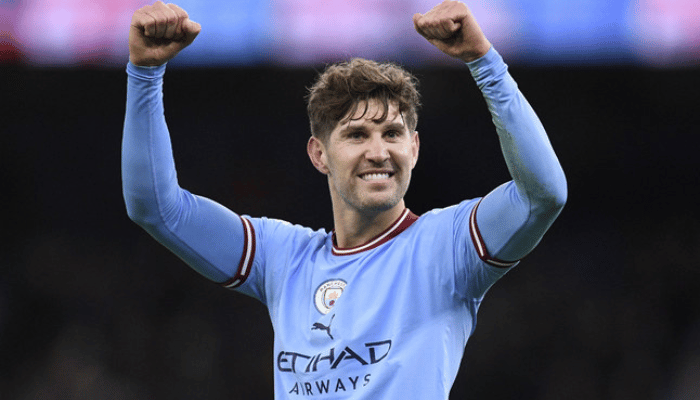 จอห์น สโตนส์ บาเยิร์น มิวนิค