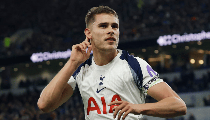 ฟาน เดอ เฟน ปราารหลังความเร็วแสงของ ไก่เดือยทอง ท็อตแน่ม ฮ็อทสเปอร์