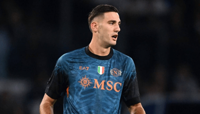 ลุคค่า กองหน้าเจ้าของส่วนสูงผู้โดดเด่นดีกรีทีมชาติอิตาลี