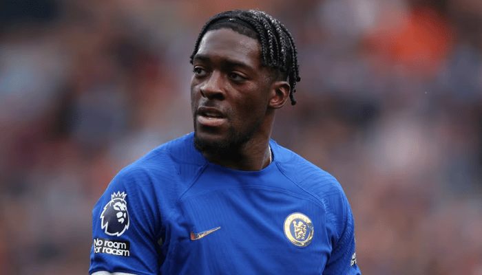 ดิซาซี่ เซนเตอร์แบ็กชาวฝรั่งเศส