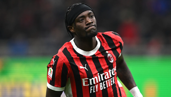 อับราฮัม ศูนย์หน้าร่างโย่งดีกรีทีมชาติอังกฤษ