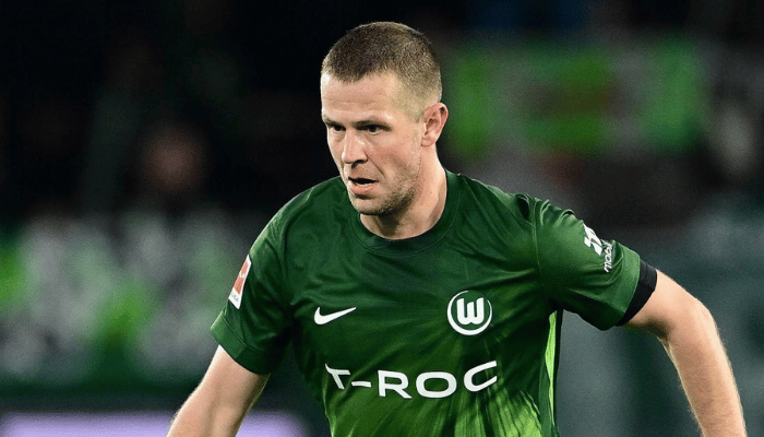 เดนิส วาฟโร ปราการหลังจอมแกร่งชาวสโลวาเกีย