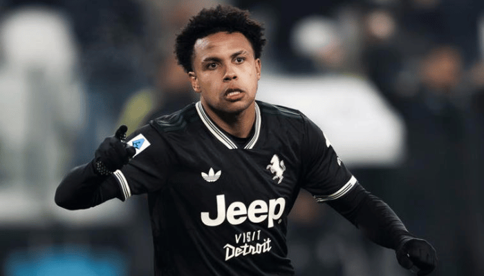 แม็คเคนนี่ ทีมตราหมีล็อกเป้ามิดฟิลด์ยูเวนตุส