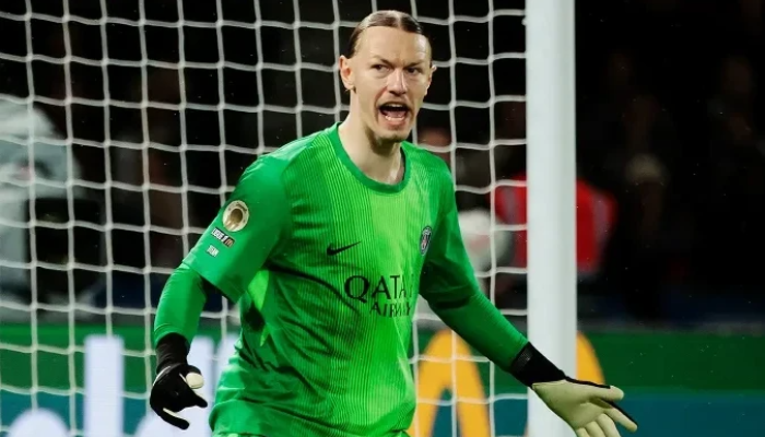 ซาโฟนอฟ เตือนเปแอสเช! เกมเยือนลิเวอร์พูลยังอันตราย แม้นำก่อน 2-0