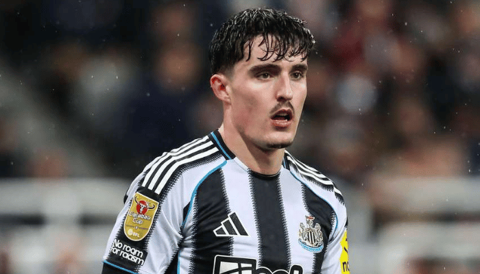 ทีโน่ ลิฟราเมนโต้ ปราการหลัง นิวคาสเซิ่ล ยูไนเต็ด